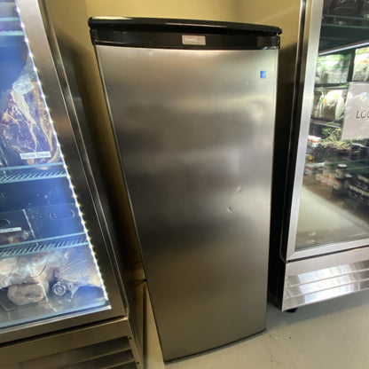 Danby Designer 8.5 cu. ft. Upright Freezer - (USED)
